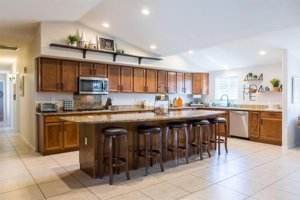 Private Paradise With Pool Heater, Spa, Billiards Avondale Exterior foto